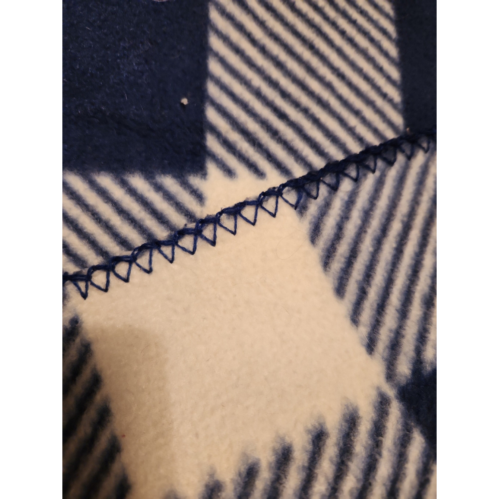 Cannon buffalo check plaid fleece 100% polyester throw blanket 58X49 blue white - Picture 6 of 6